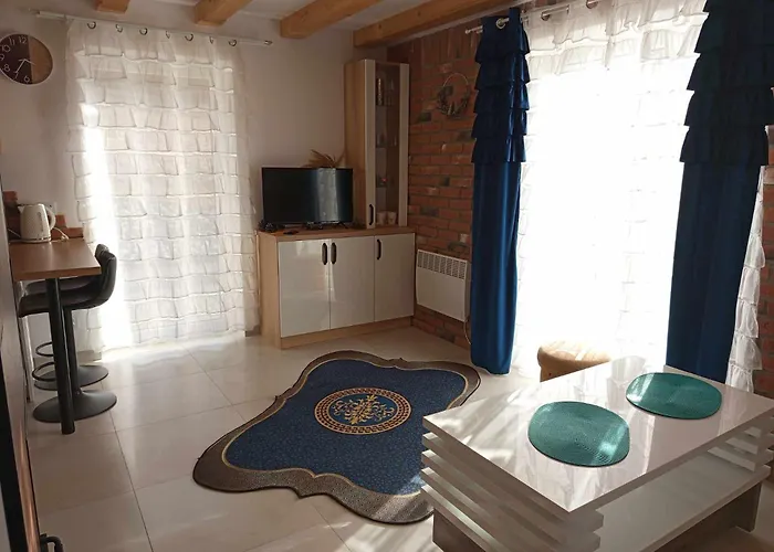 Pod Lasem Toporzysko (Sucha)